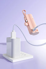 Charger l'image dans la galerie, Mini Power Bank 2-en-1 – Ultra-Rapide et Durable (5000mAh), compatible iPhone &amp; Android type C
